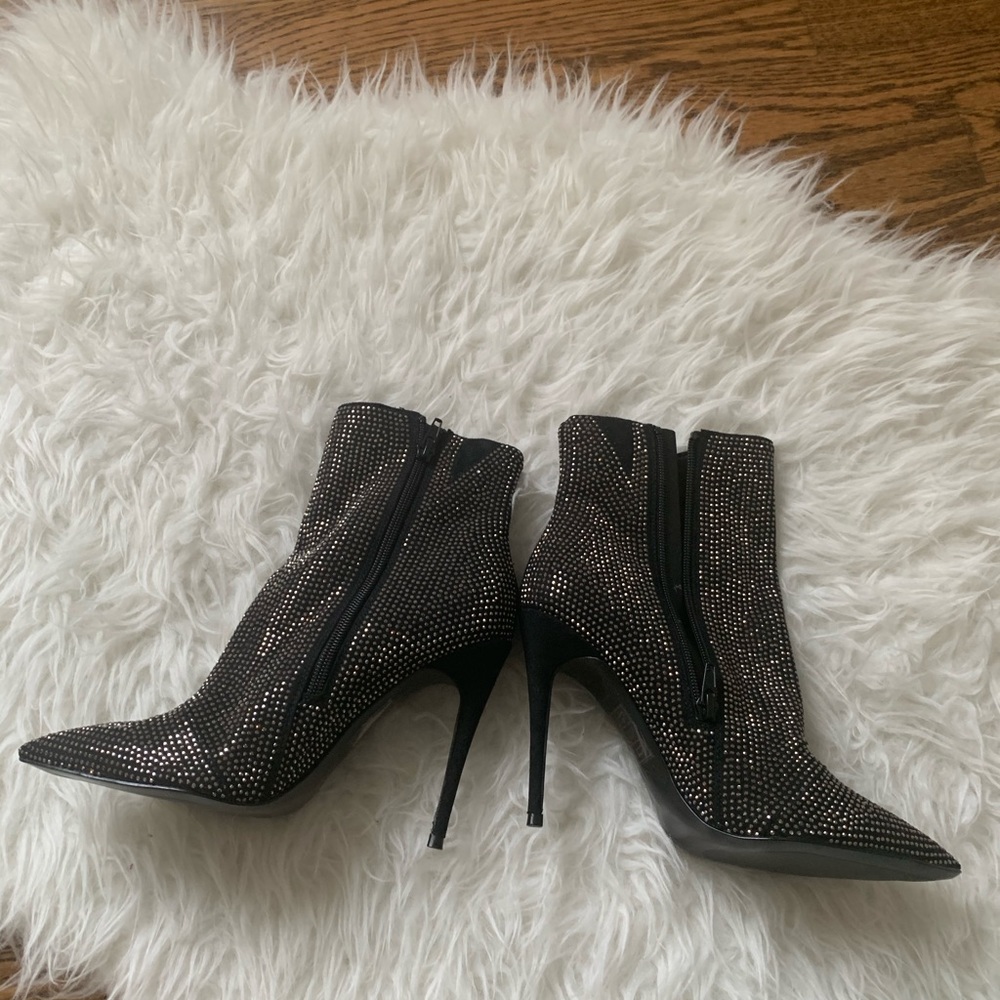 Boots - Picture 5 of 5